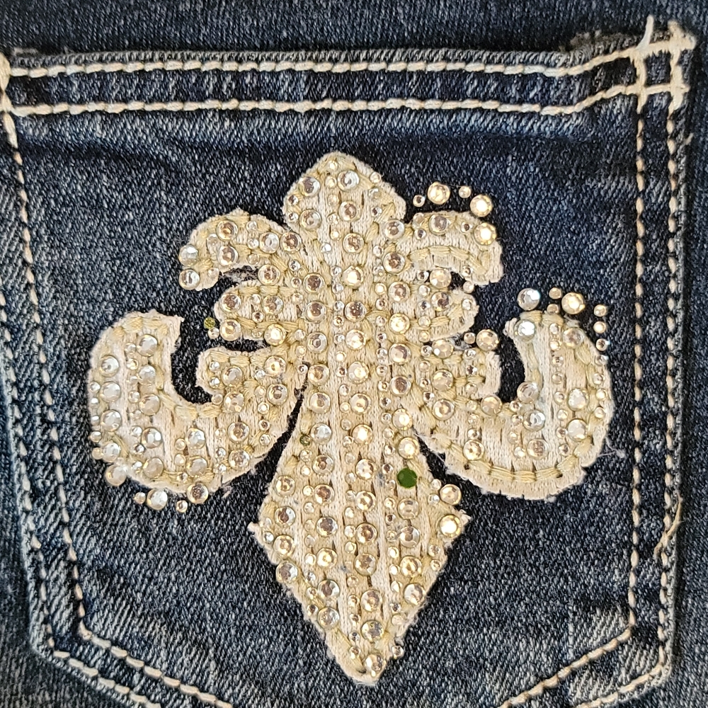 Red Rivet Embellished Jean Shorts - Picture 9 of 11